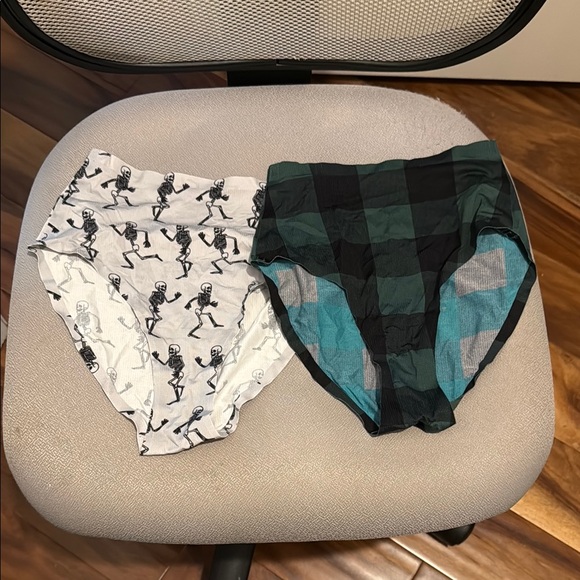 MeUndies Other - Skeleton and Plaid Underwear Set
